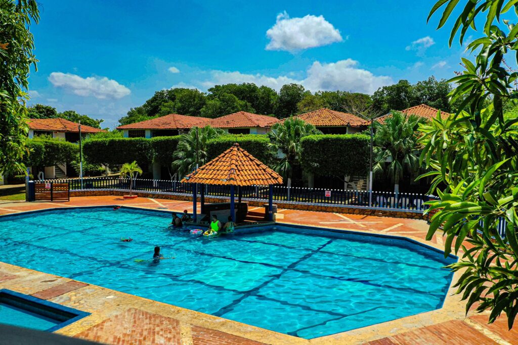 Piscina condominio Mar de Coveñas