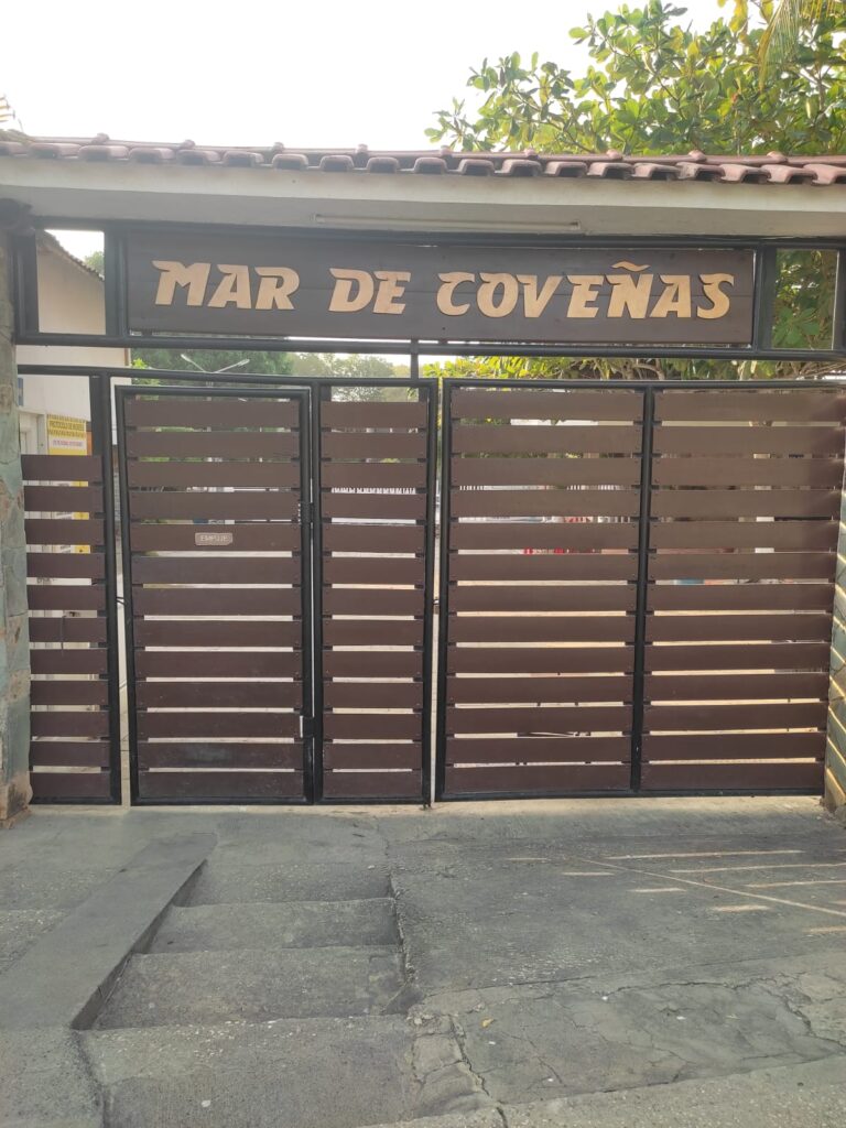 Parqueadero condominio Coveñas